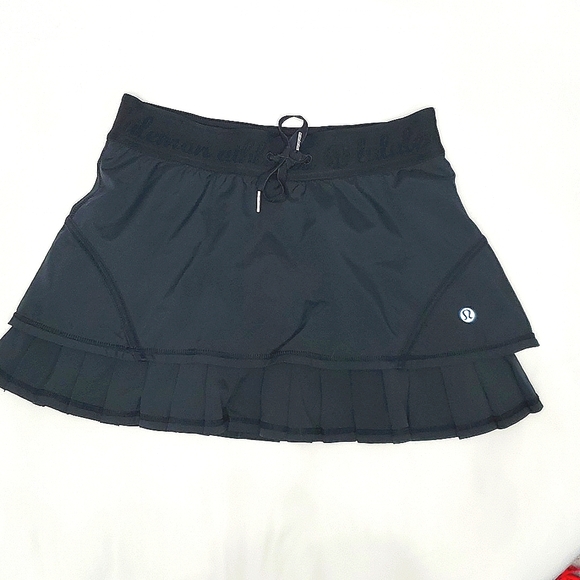 Lululemon cute pleated bottom skirt size 4 - Picture 1 of 11